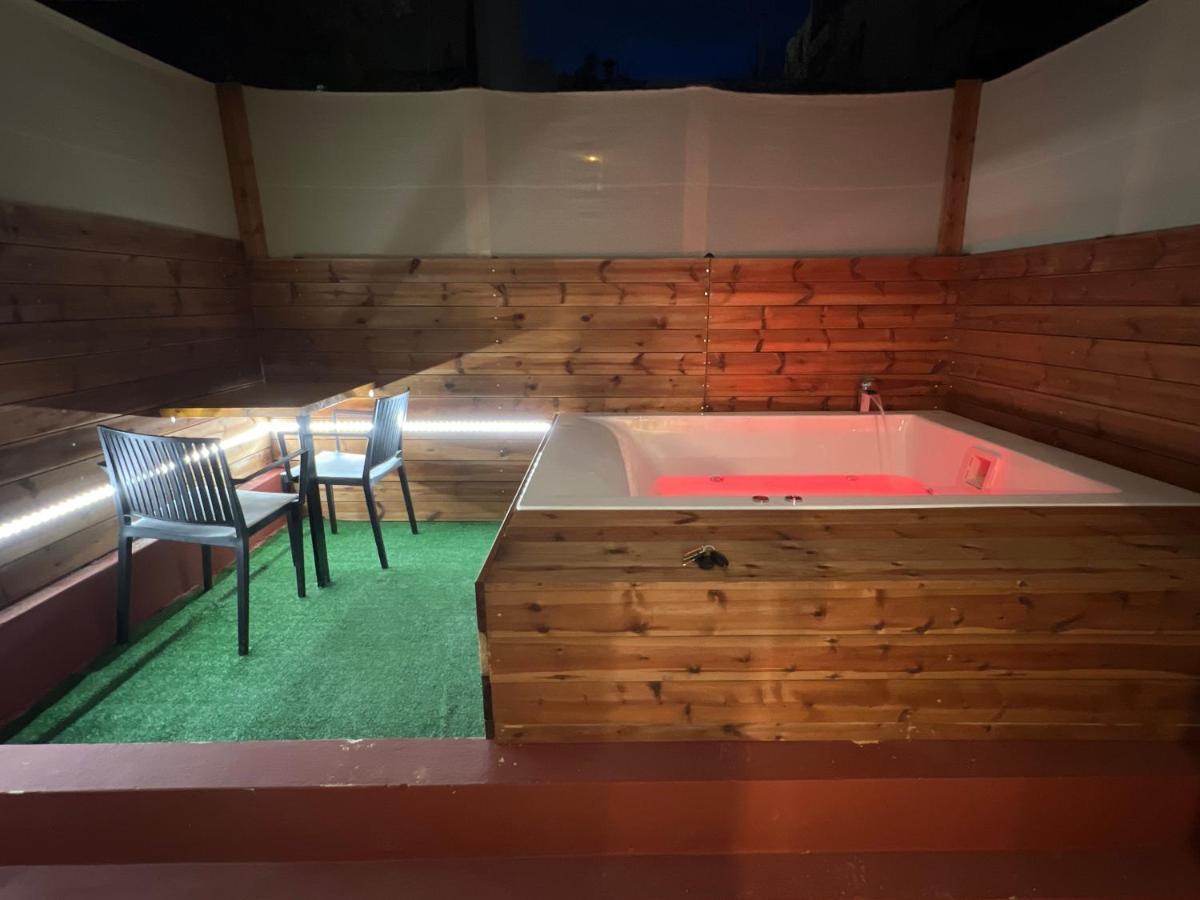 Jacuzzi Studio Close To Athens Airport!! Pallini  Exterior foto