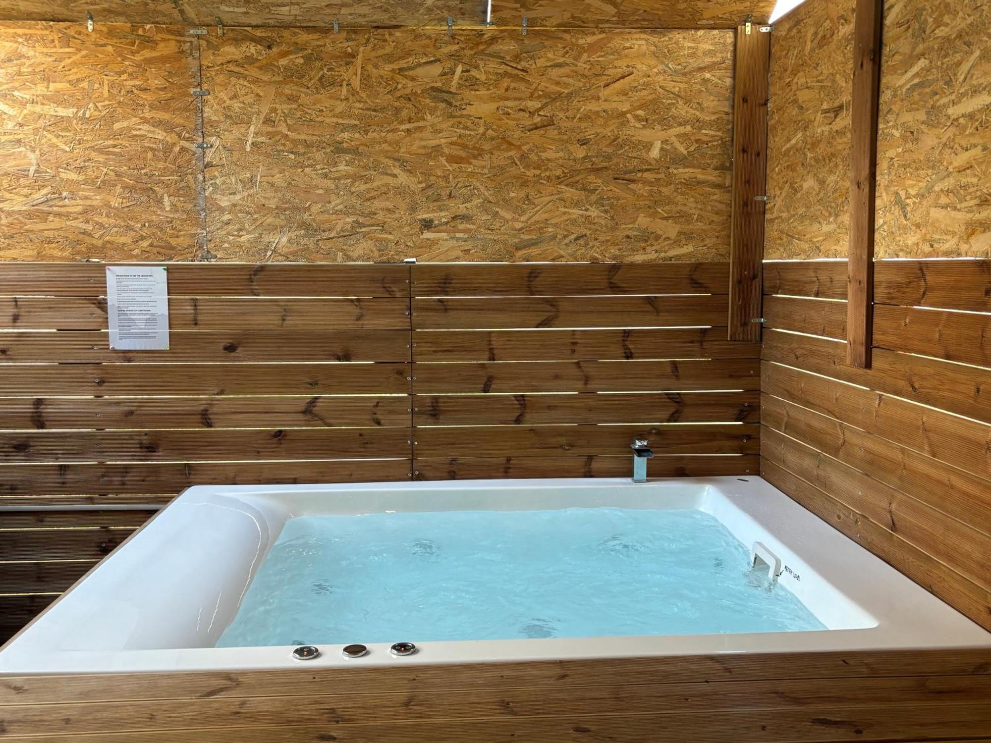 Jacuzzi Studio Close To Athens Airport!! Pallini  Exterior foto